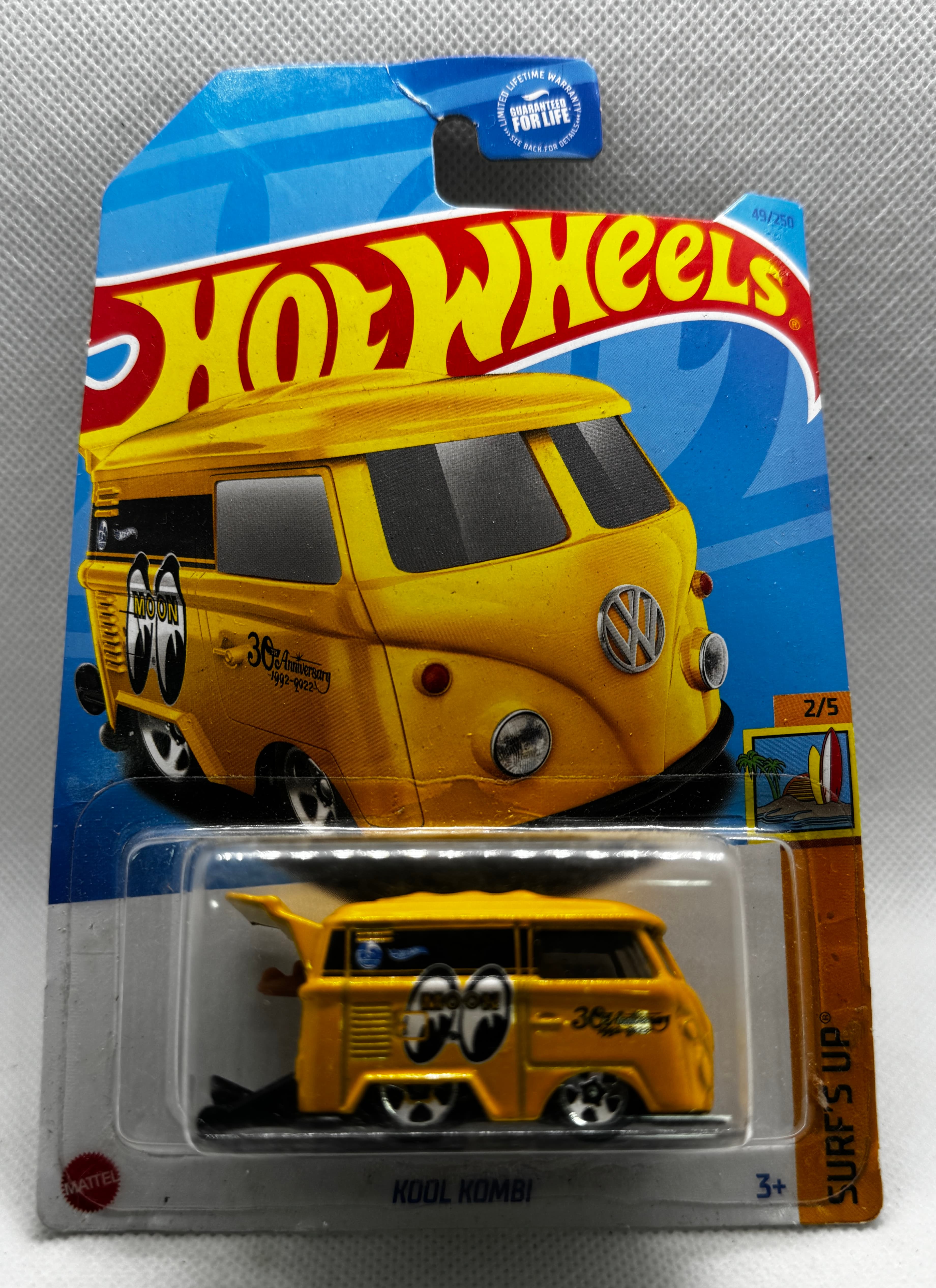 Hot Wheels Kool Kombi Moon Eyes