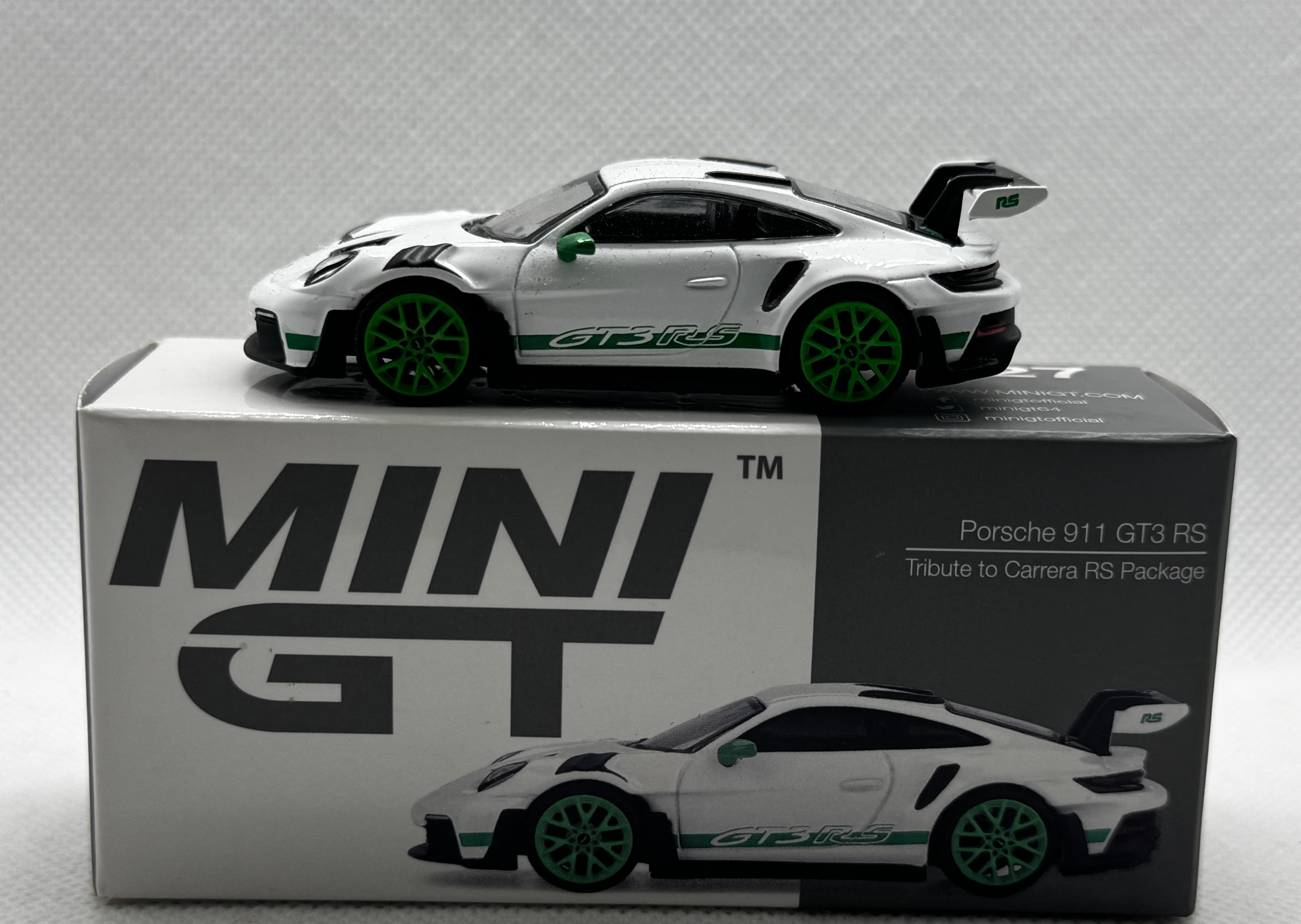 Mini GT Porsche 911 GT3 RS