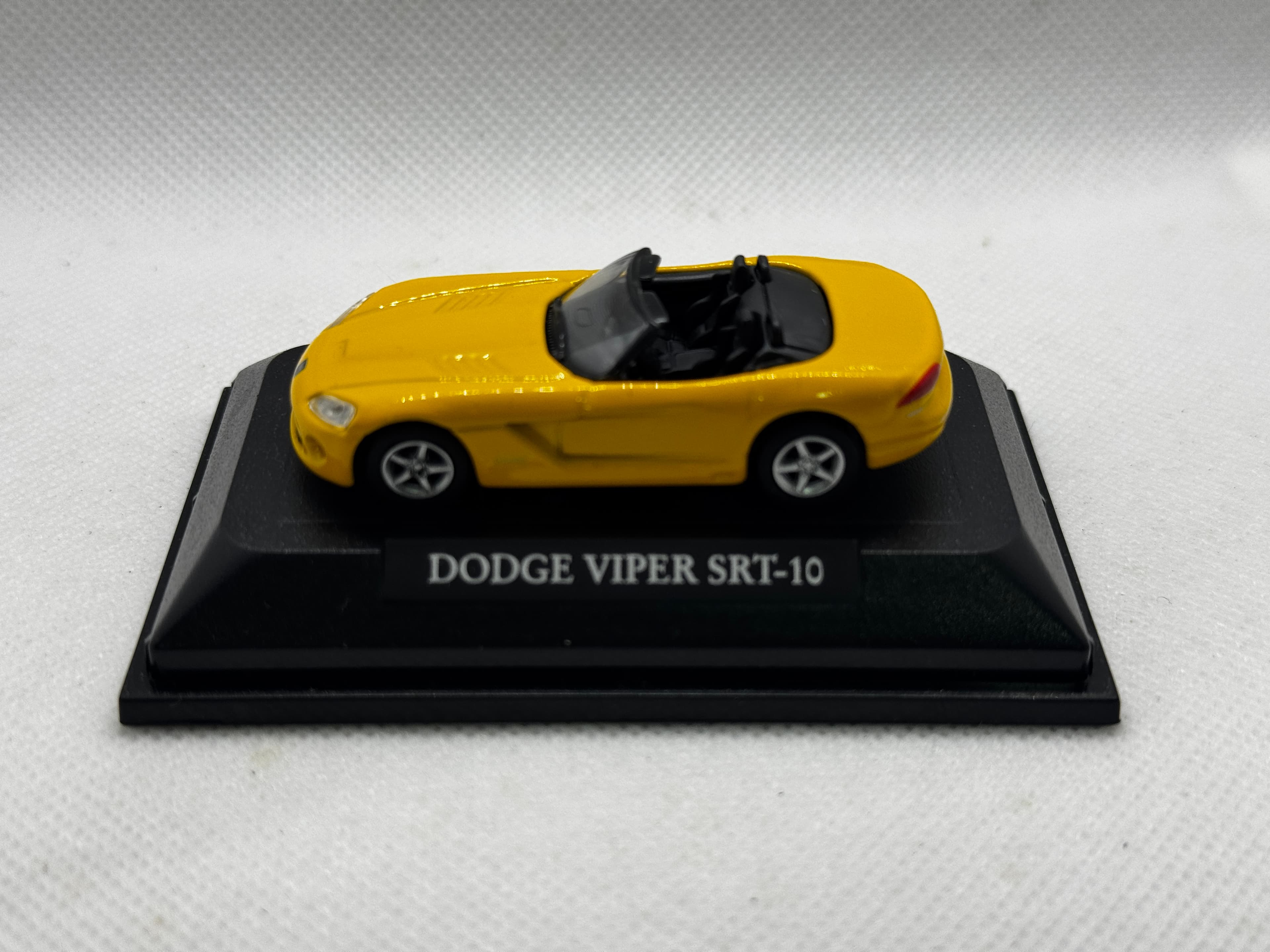 Yat Ming Dodge Viper SRT-10