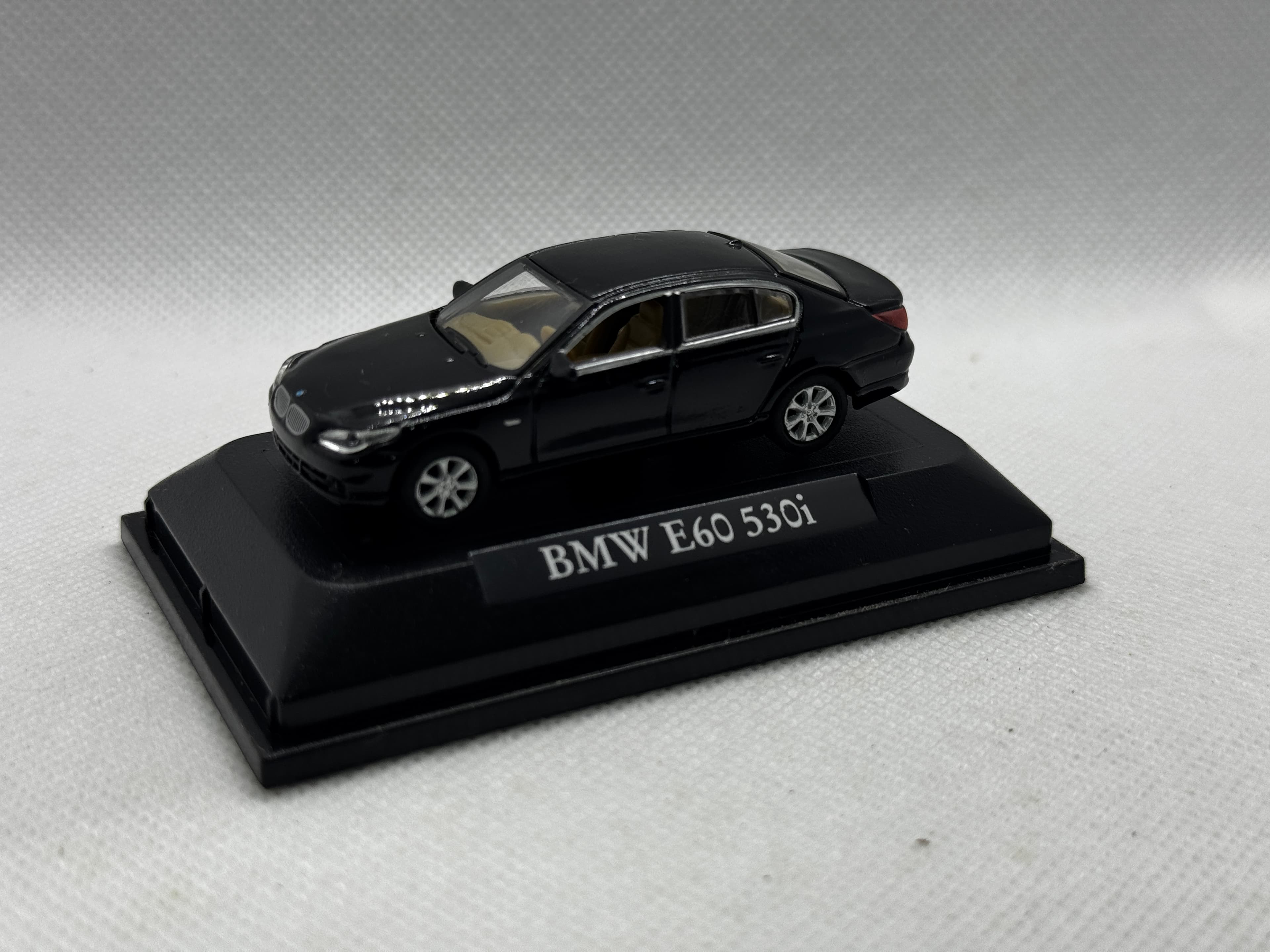 Yat Ming BMW E60 530i