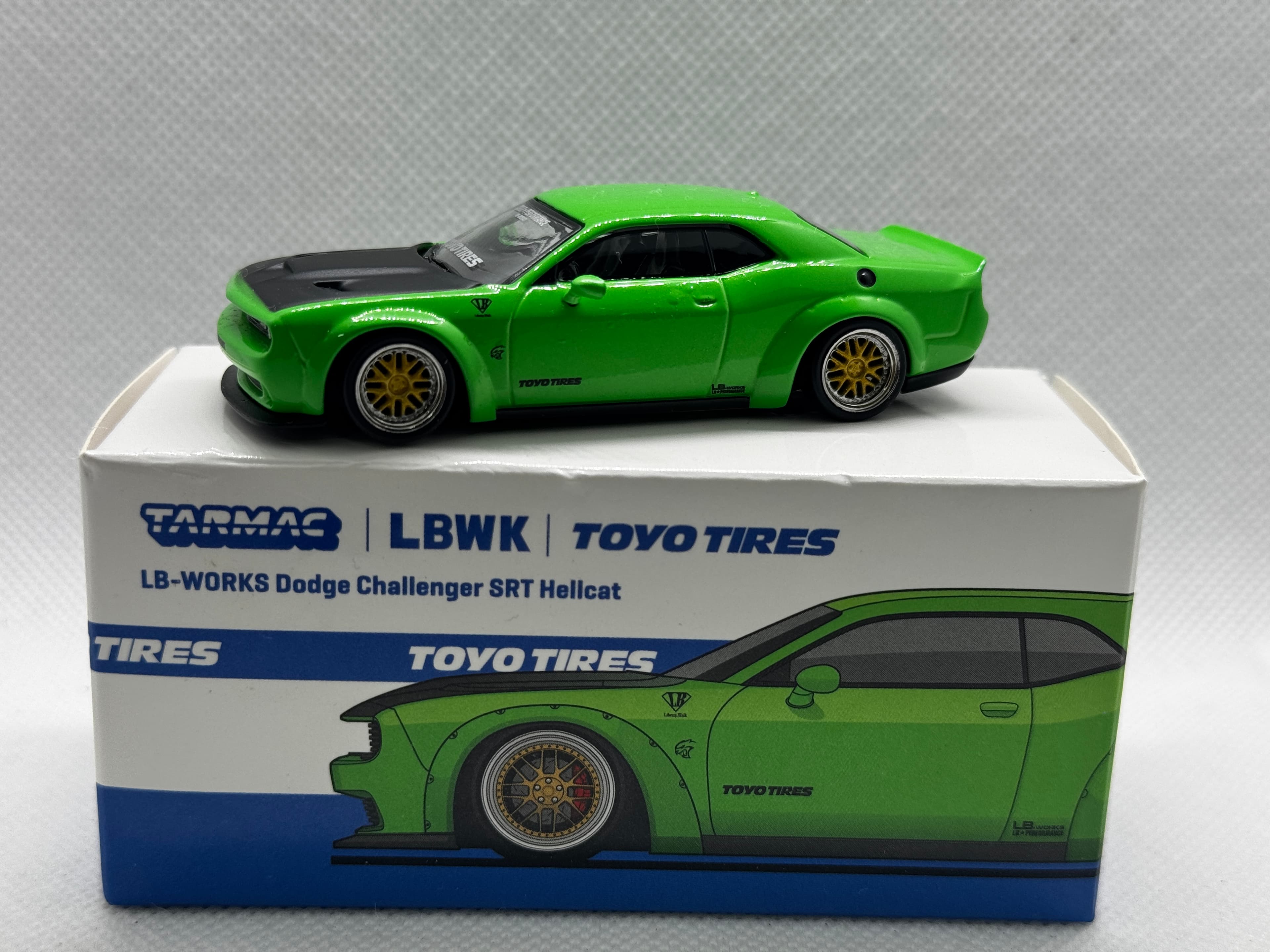 Tarmac Works LB-WORKS Dodge Challenger SRT Hellcat