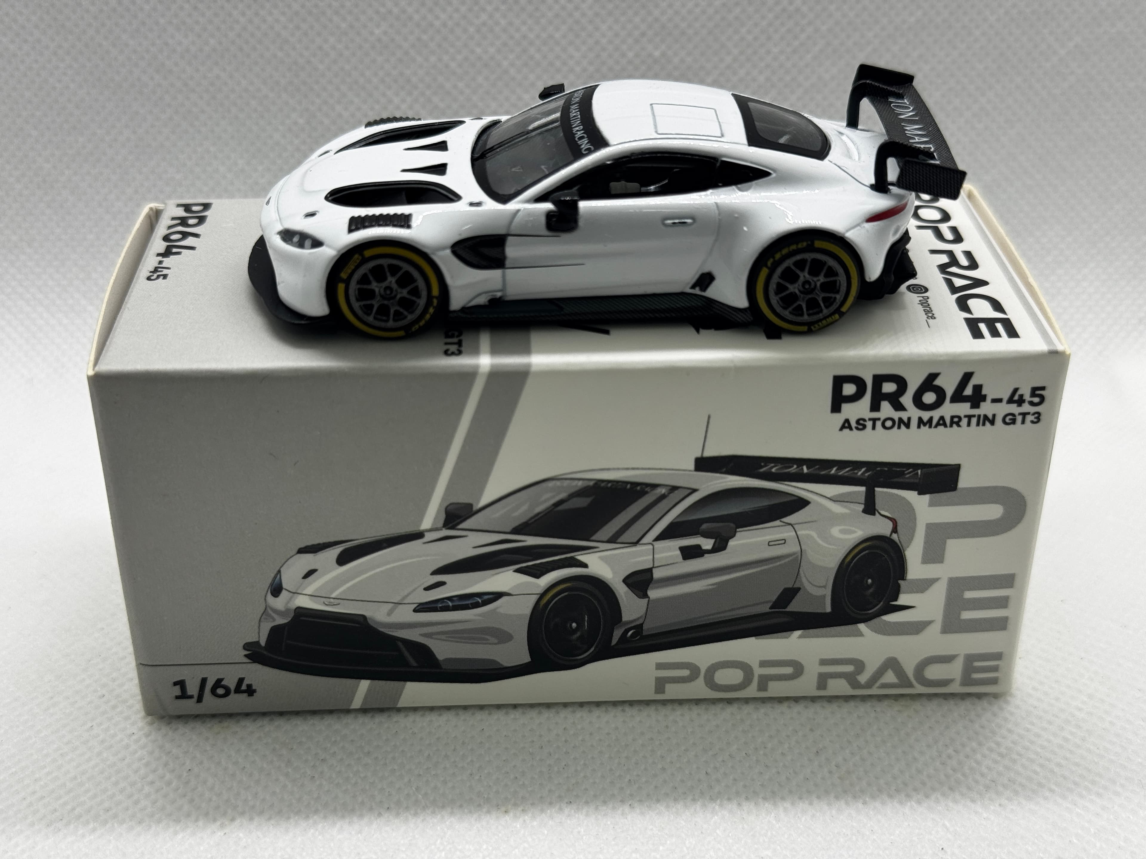 Pop Race Aston Martin GT3